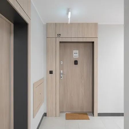 Elegant In The Center Of With Free Garage By Renters * Wroclaw