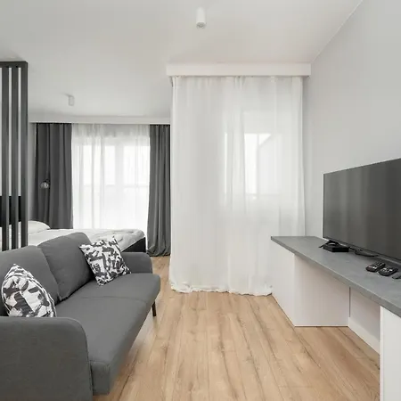 Elegant In The Center Of With Free Garage By Renters Apartmán *
