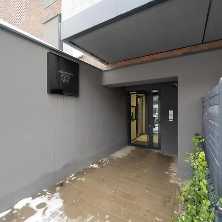 Elegant In The Center Of With Free Garage By Renters Apartmán *